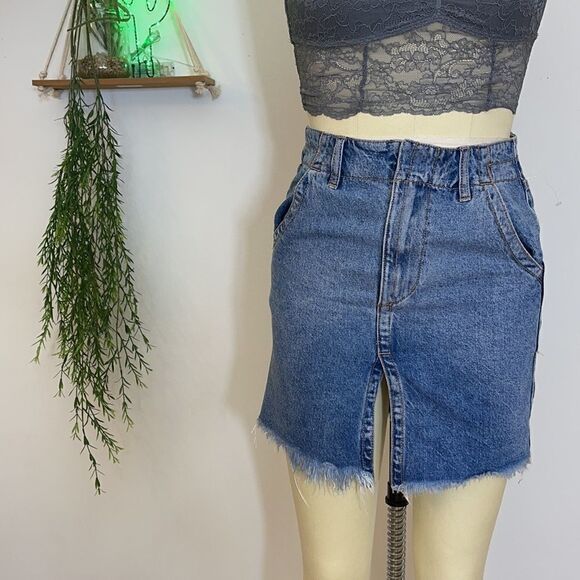 🅢🅐🅛🅔 Free People Denim Mini Skirt - Picture 1 of 12